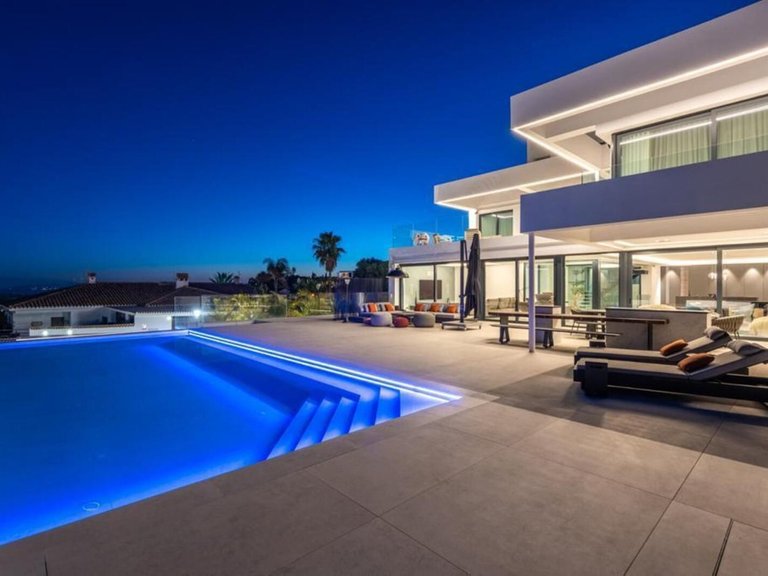 Villa for Sale in Benahavís, Malaga 30