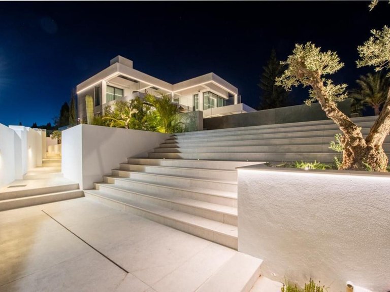 Villa for Sale in Benahavís, Malaga 33