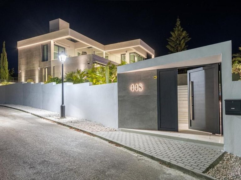 Villa for Sale in Benahavís, Malaga 34