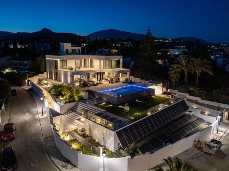 Villa for Sale in Benahavís, Malaga 47