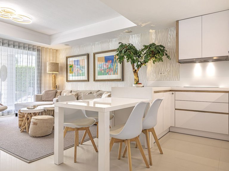 Apartment for Sale in Atalaya, Malaga 11