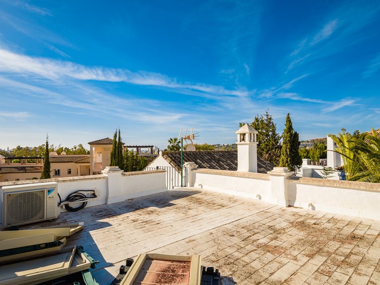 Villa for Sale in Nueva Andalucía, Malaga 11