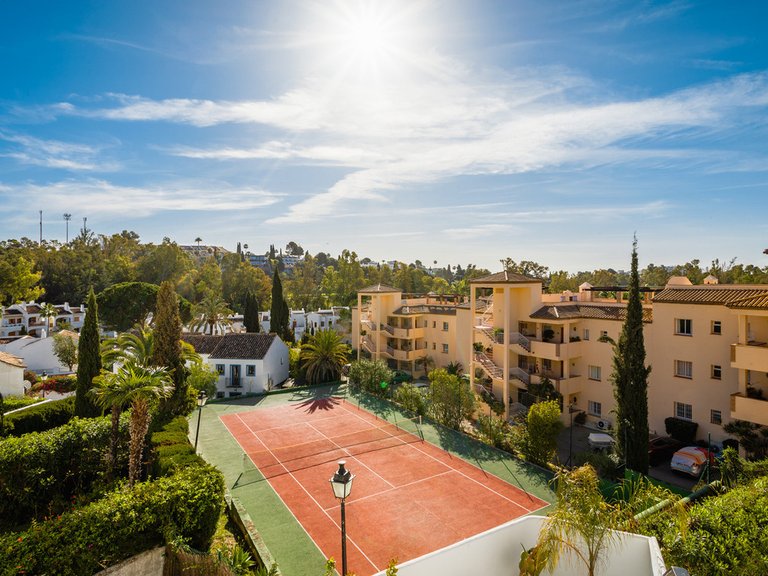 Villa for Sale in Nueva Andalucía, Malaga 13