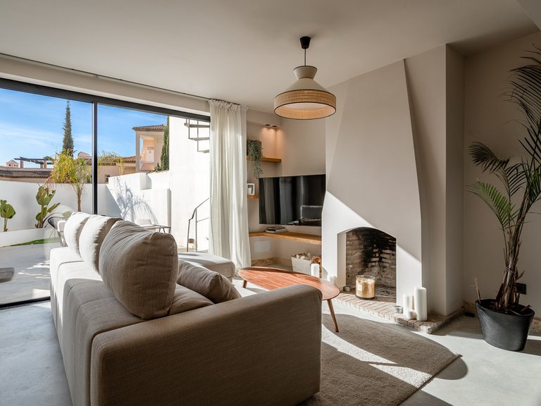 Villa for Sale in Nueva Andalucía, Malaga 2