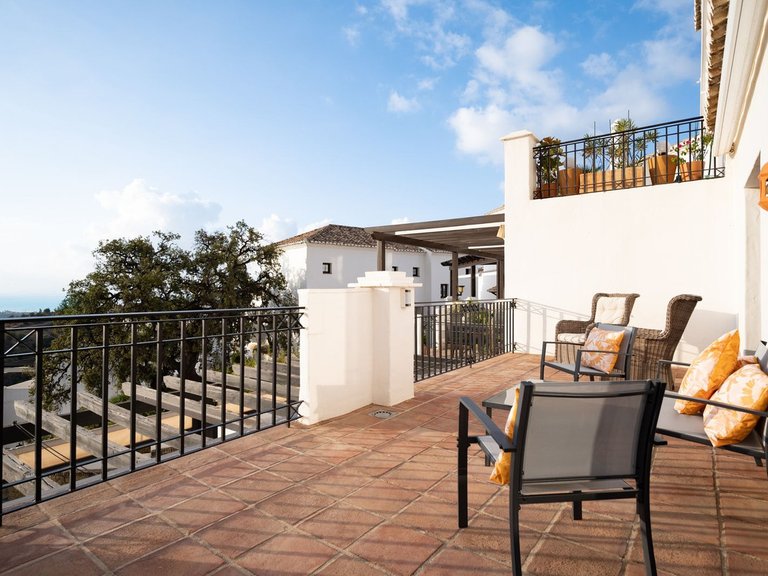 Apartment for Sale in Altos De Los Monteros, Malaga 5