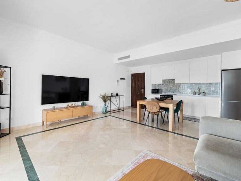Apartment for Sale in Benahavís, Malaga 12