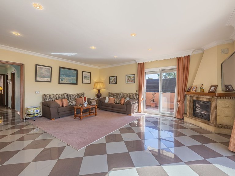 Villa for Sale in La Quinta, Malaga 11