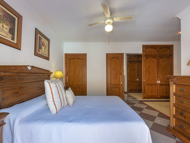 Villa for Sale in La Quinta, Malaga 19