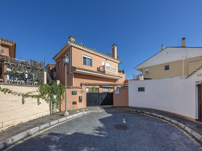 Villa for Sale in La Quinta, Malaga 31