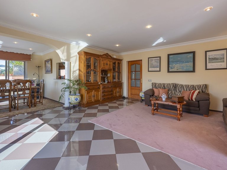 Villa for Sale in La Quinta, Malaga 8