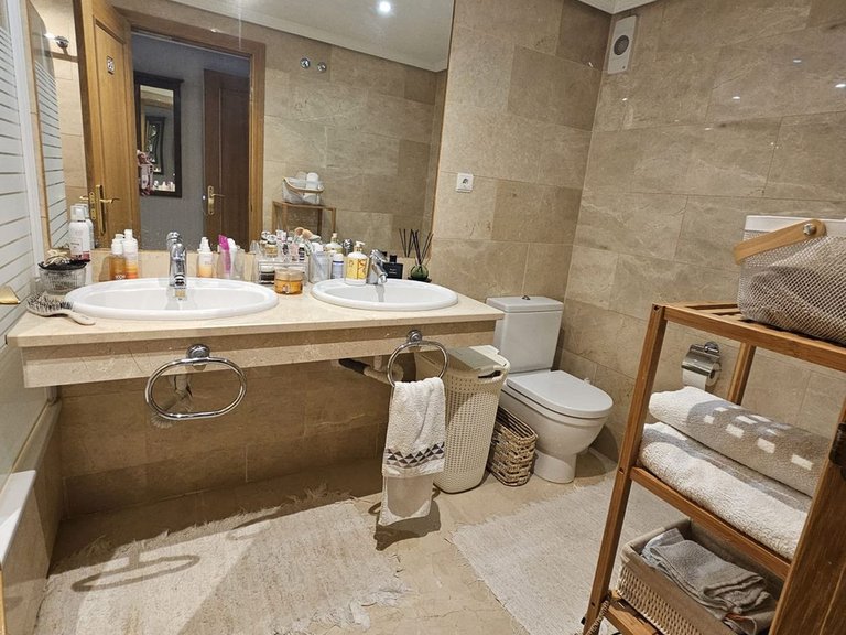Apartment for Sale in Las Chapas, Malaga 5