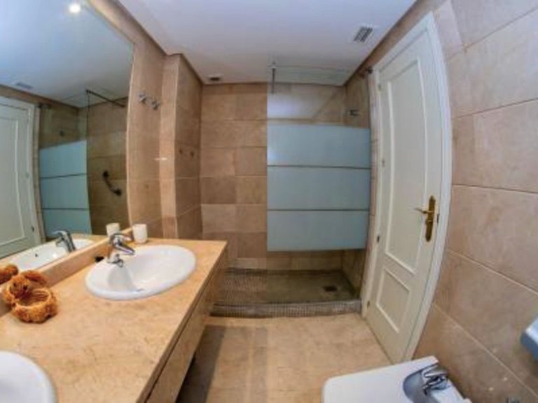 Apartment for Sale in Nueva Andalucía, Malaga 19