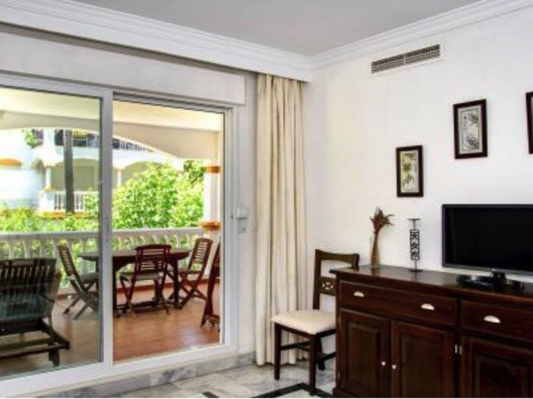 Apartment for Sale in Nueva Andalucía, Malaga 25