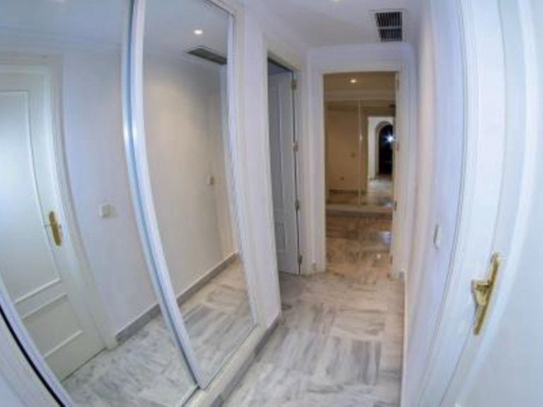 Apartment for Sale in Nueva Andalucía, Malaga 8