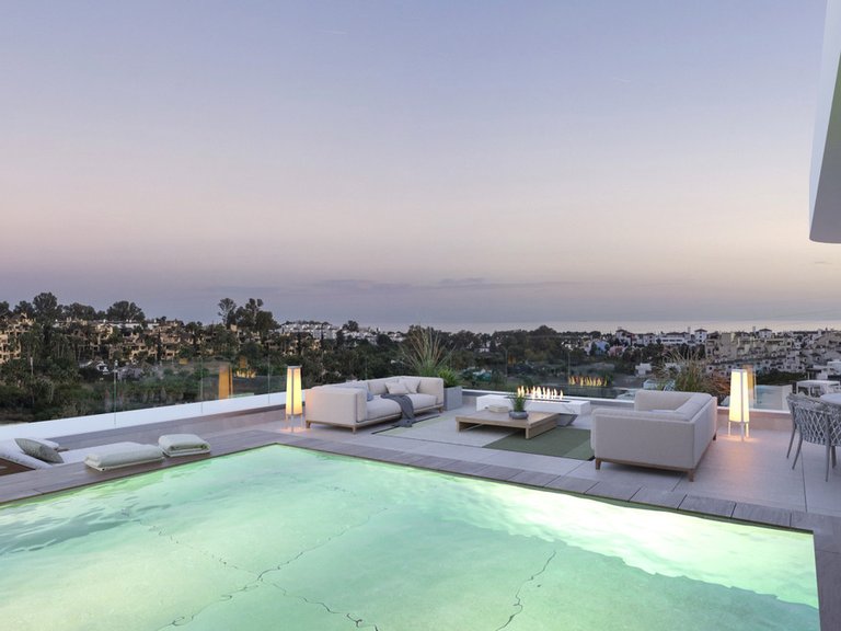 Town House for Sale in El Paraiso, Malaga 2