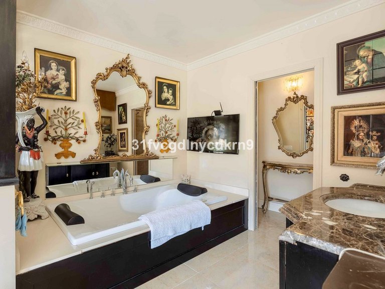 Apartment for Sale in Estepona, Malaga 14