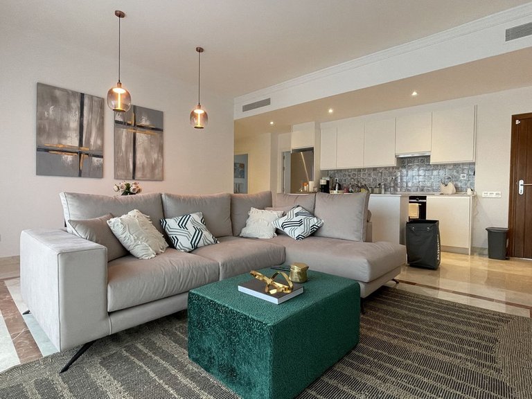 Apartment for Sale in El Paraiso, Malaga 1