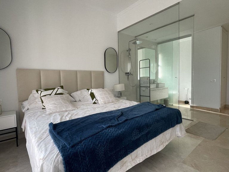 Apartment for Sale in El Paraiso, Malaga 10