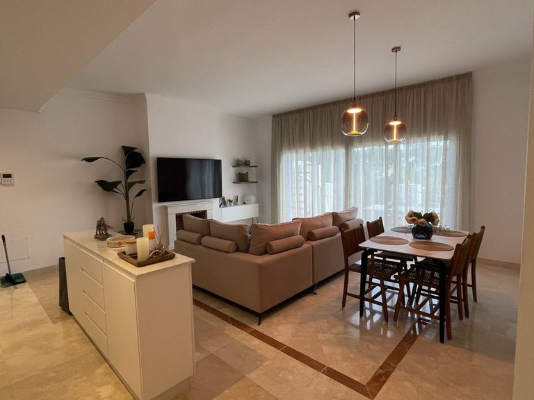 Apartment for Sale in El Paraiso, Malaga 3