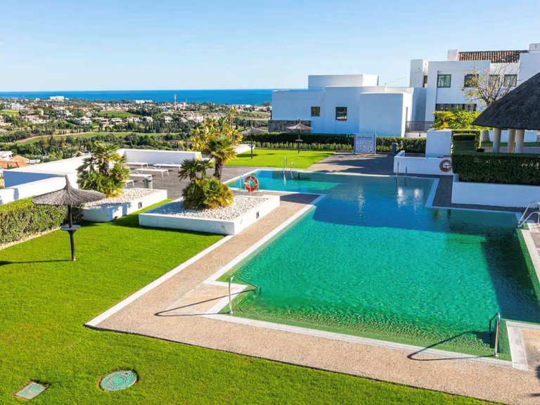 Apartment for Sale in Los Flamingos, Malaga 2