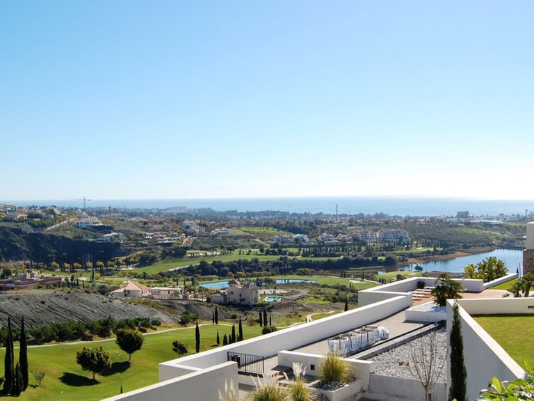 Apartment for Sale in Los Flamingos, Malaga 5