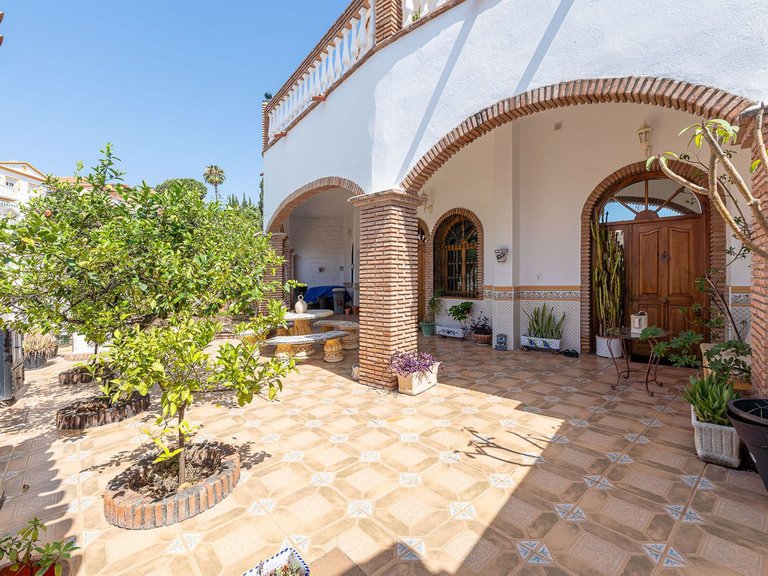 Villa for Sale in Benalmadena, Malaga 1