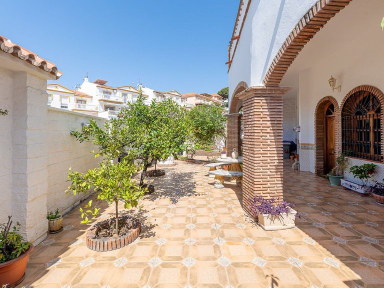 Villa for Sale in Benalmadena, Malaga 2