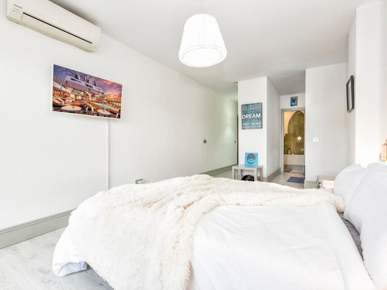 Apartment for Sale in Nueva Andalucía, Malaga 15