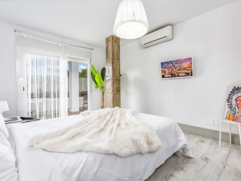 Apartment for Sale in Nueva Andalucía, Malaga 16
