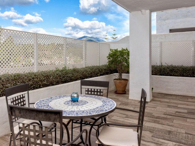 Apartment for Sale in Nueva Andalucía, Malaga 23