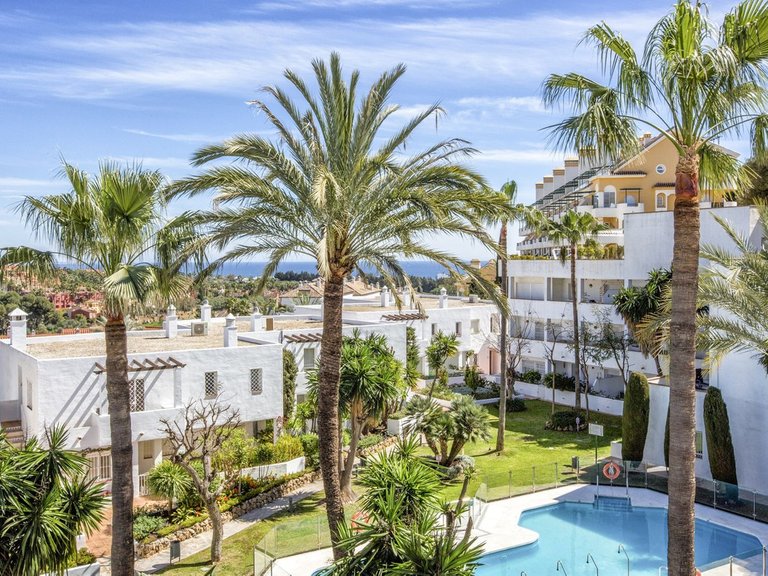 Apartment for Sale in Nueva Andalucía, Malaga 24