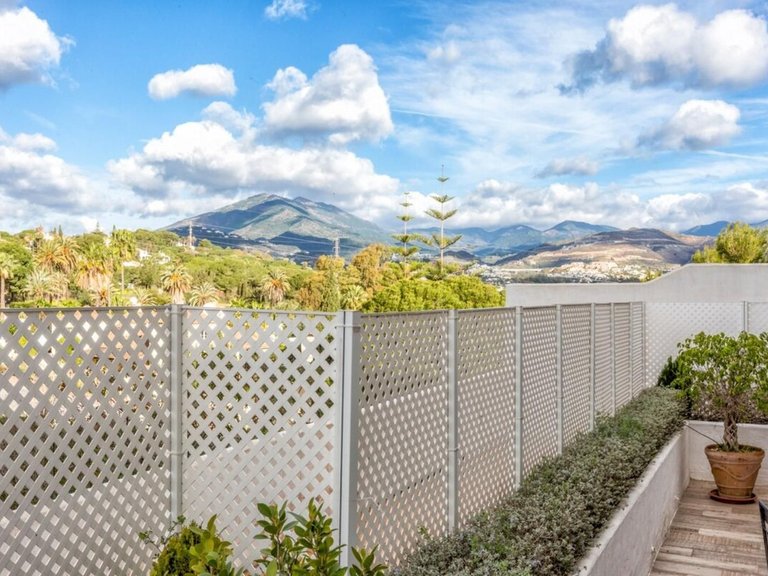 Apartment for Sale in Nueva Andalucía, Malaga 4