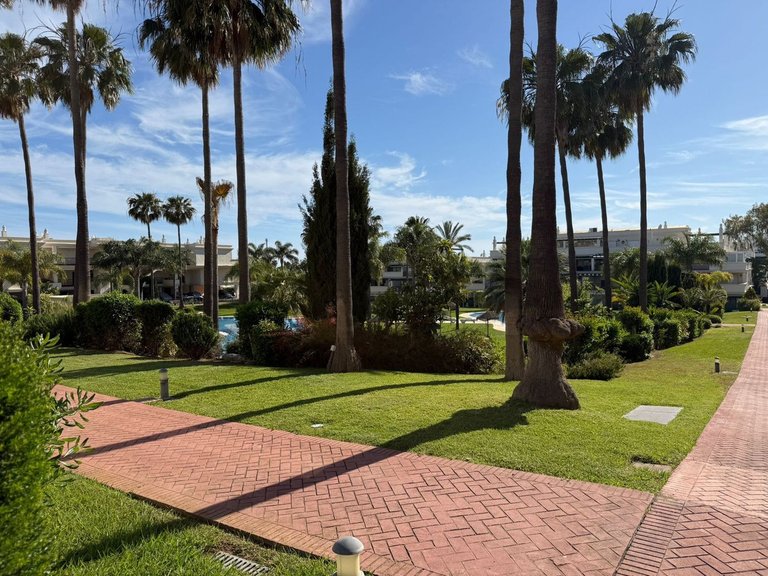 Apartment for Sale in Nueva Andalucía, Malaga 1