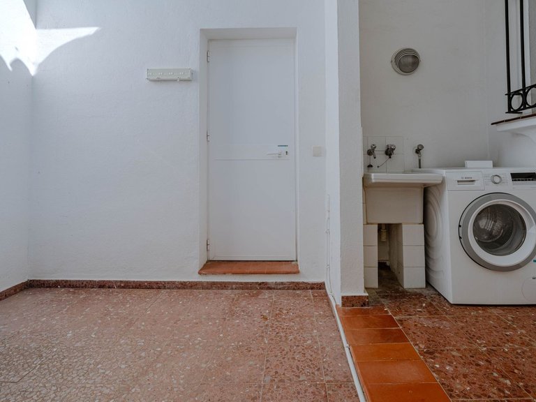 Villa for Sale in El Paraiso, Malaga 12