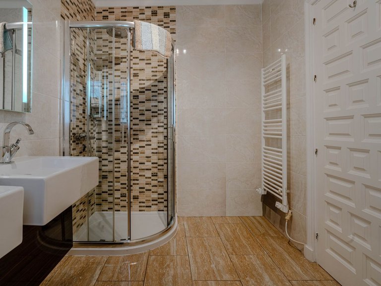 Villa for Sale in El Paraiso, Malaga 18