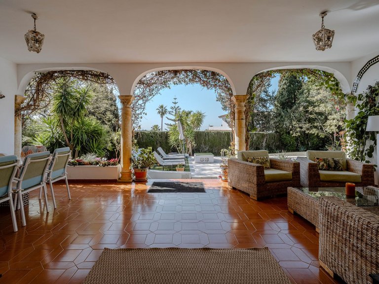Villa for Sale in El Paraiso, Malaga 2