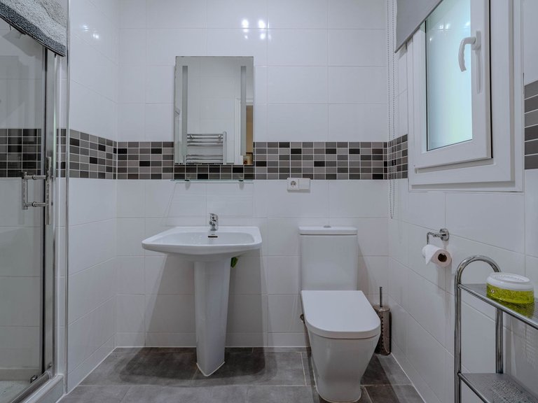 Villa for Sale in El Paraiso, Malaga 23