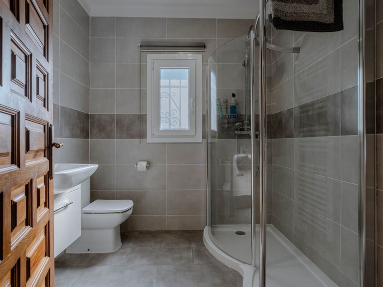 Villa for Sale in El Paraiso, Malaga 26