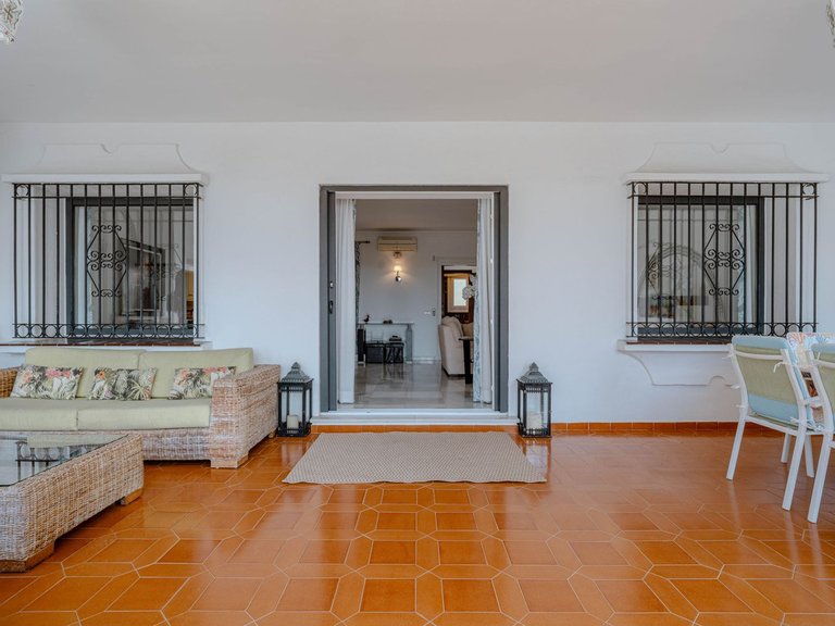 Villa for Sale in El Paraiso, Malaga 3