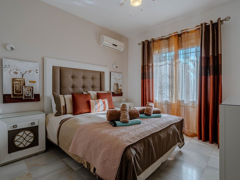 Villa for Sale in El Paraiso, Malaga 30