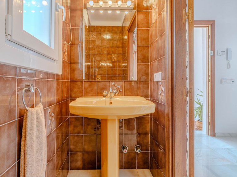 Villa for Sale in El Paraiso, Malaga 32