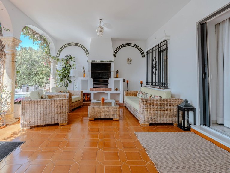 Villa for Sale in El Paraiso, Malaga 5