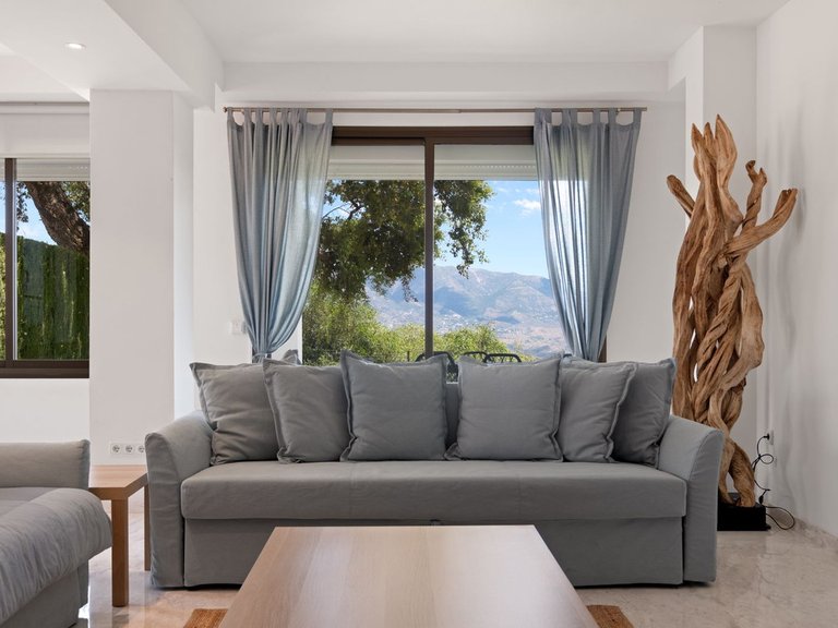 Apartment for Sale in La Mairena, Malaga 1