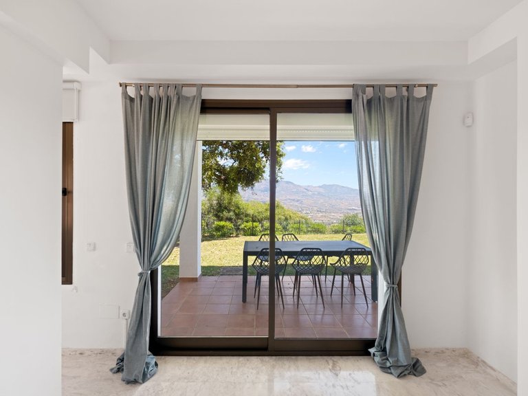 Apartment for Sale in La Mairena, Malaga 10