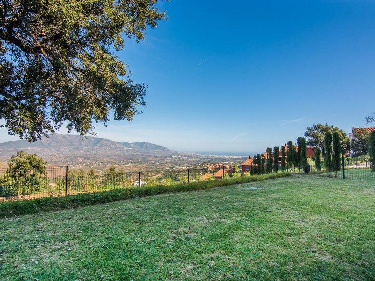 Apartment for Sale in La Mairena, Malaga 2