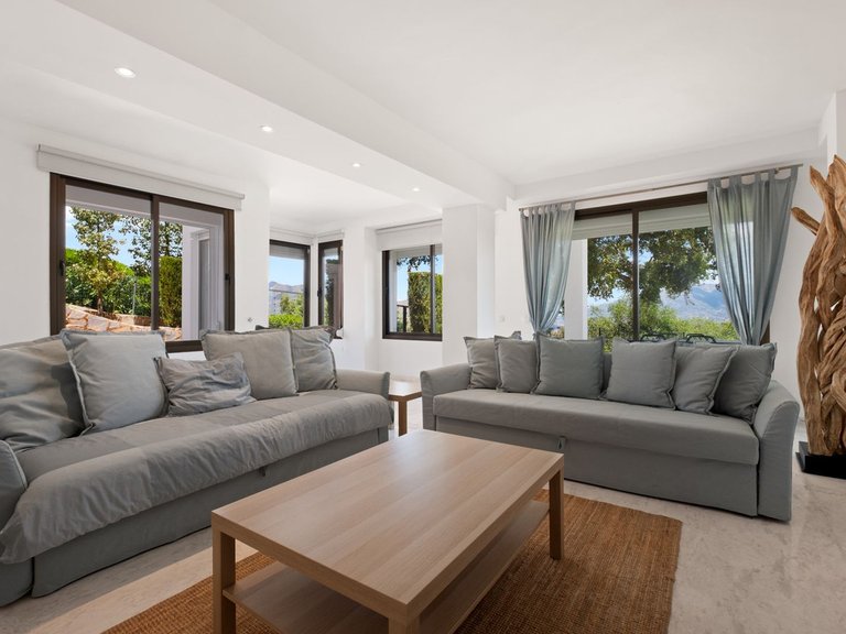 Apartment for Sale in La Mairena, Malaga 3