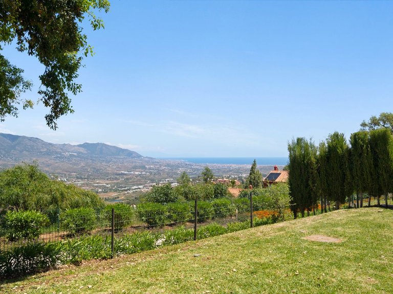 Apartment for Sale in La Mairena, Malaga 38
