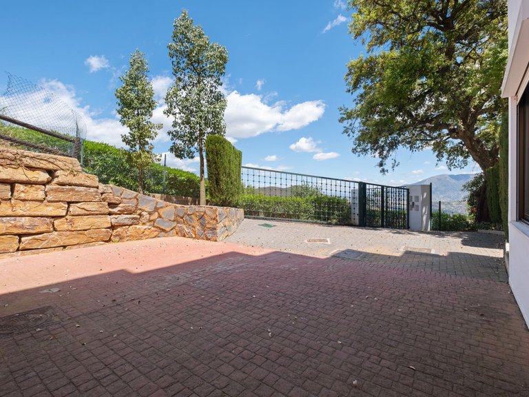 Apartment for Sale in La Mairena, Malaga 40