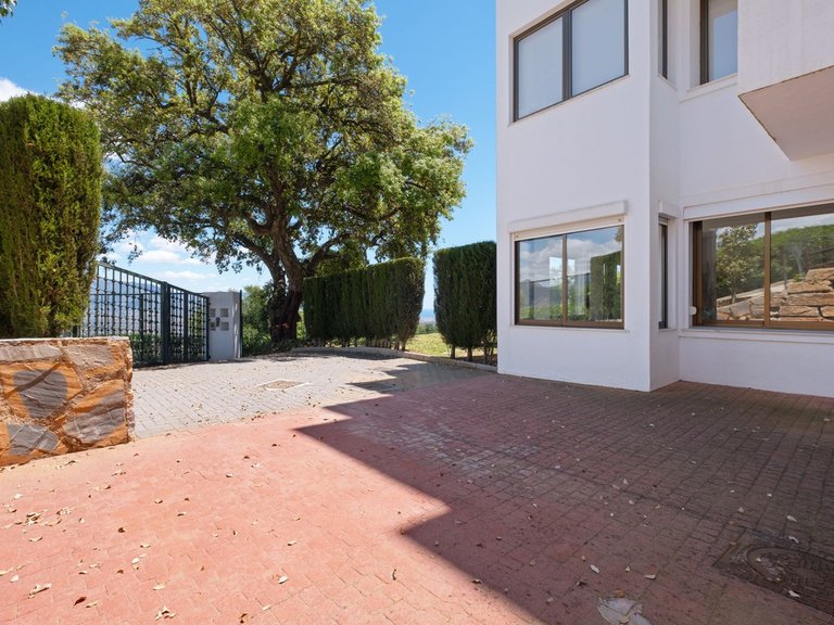 Apartment for Sale in La Mairena, Malaga 41