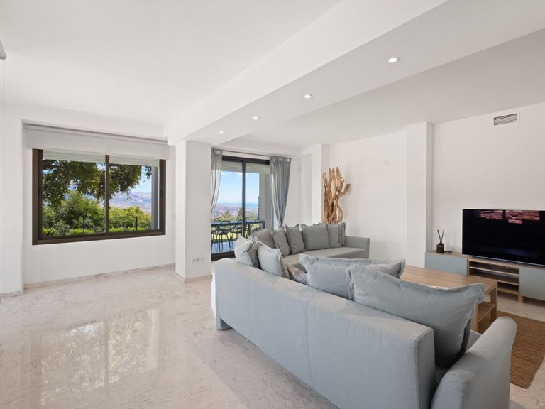 Apartment for Sale in La Mairena, Malaga 8